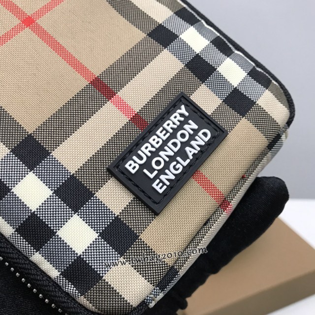 Burberry專門店新款粒紋皮革手機包保護套 巴寶莉手提袋 yxb1262